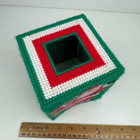 Vtg Santa Handmade Square Red Green White Tissue Box Cover Plastic Canvas Yarn - Picture 8 of 11